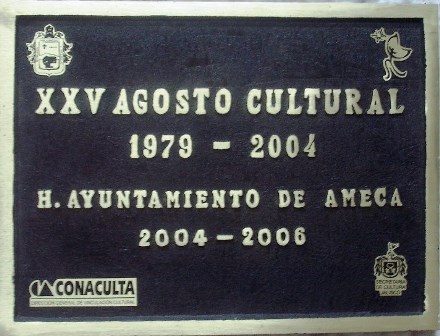 Placa develada, conmemorativa del XXV Agosto Cultural.